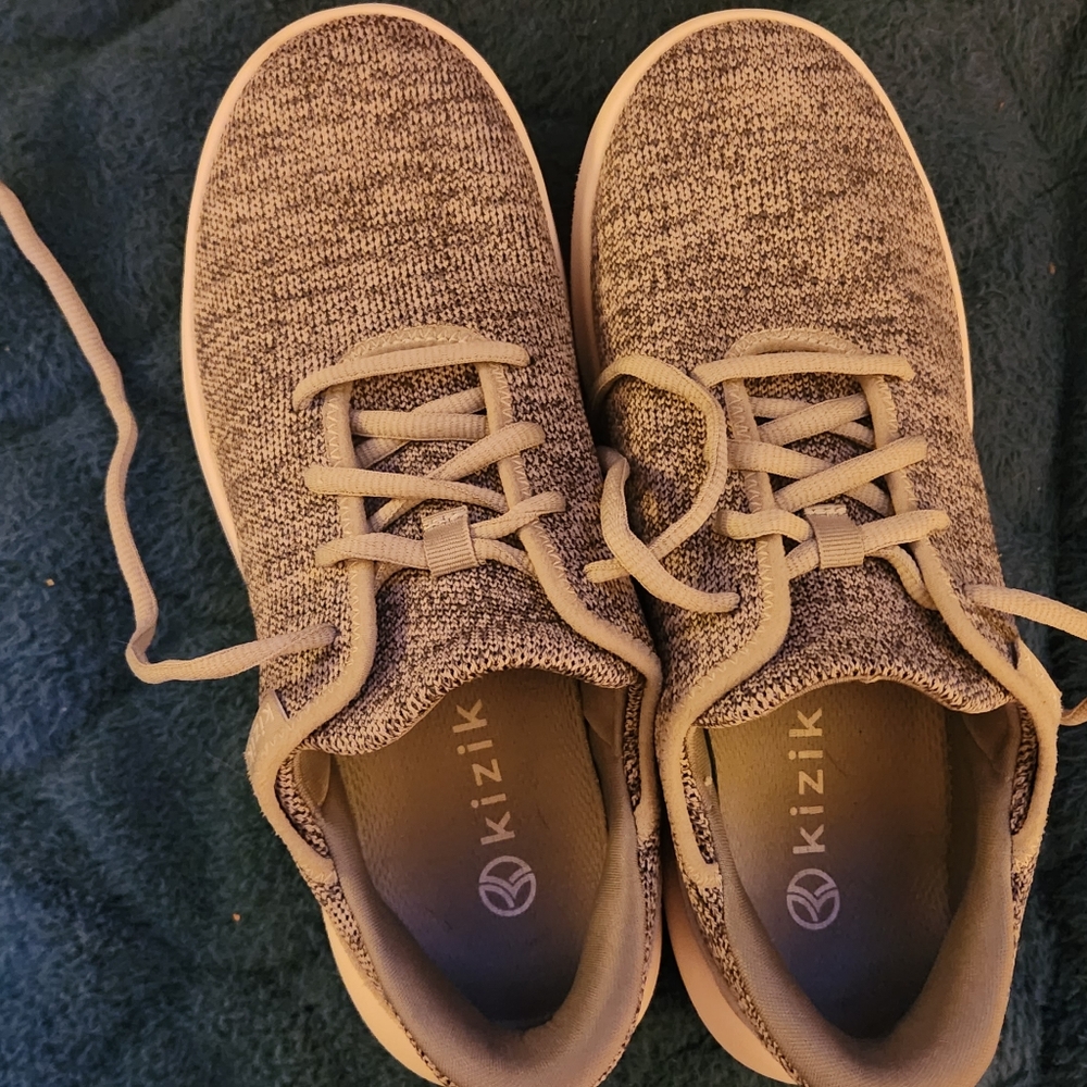 $119 Kizik heather gray knit athletic gym shoes women 8/men 6.5